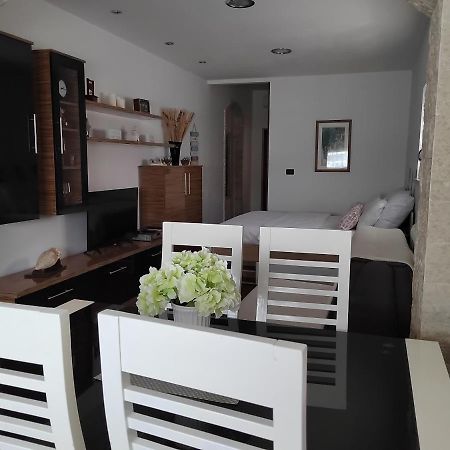 Relax Green House Rovinj Bagian luar foto