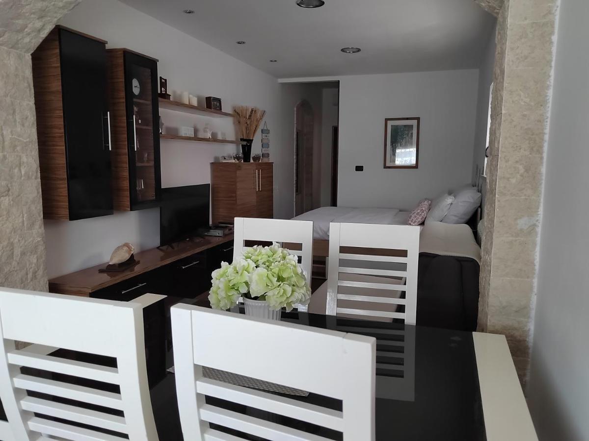 Relax Green House Rovinj Bagian luar foto