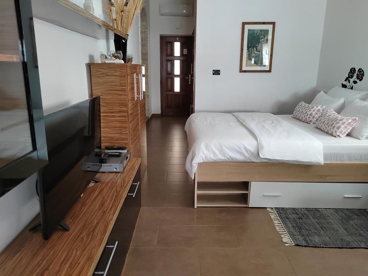 Relax Green House Rovinj Bagian luar foto