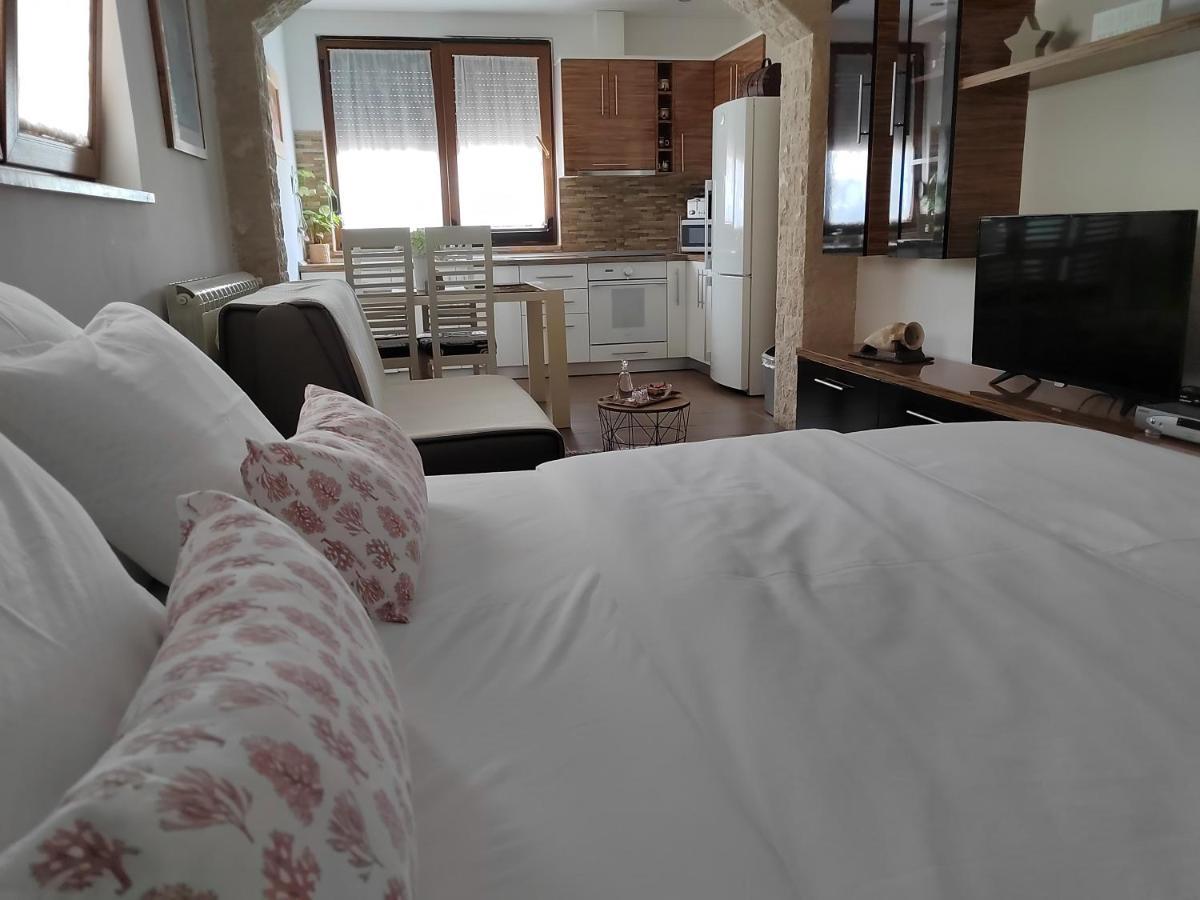 Relax Green House Rovinj Bagian luar foto
