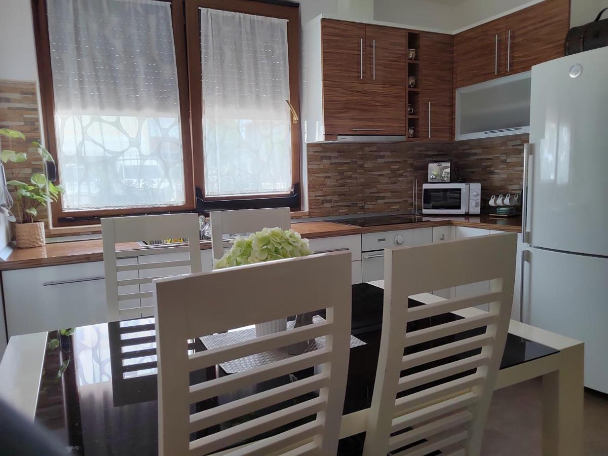 Relax Green House Rovinj Bagian luar foto