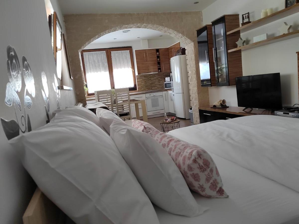Relax Green House Rovinj Bagian luar foto
