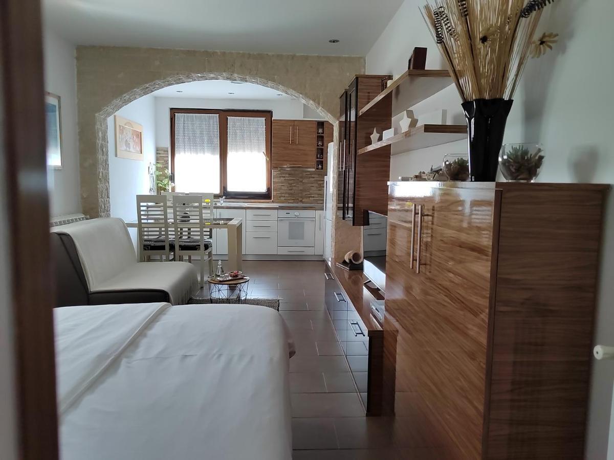 Relax Green House Rovinj Bagian luar foto