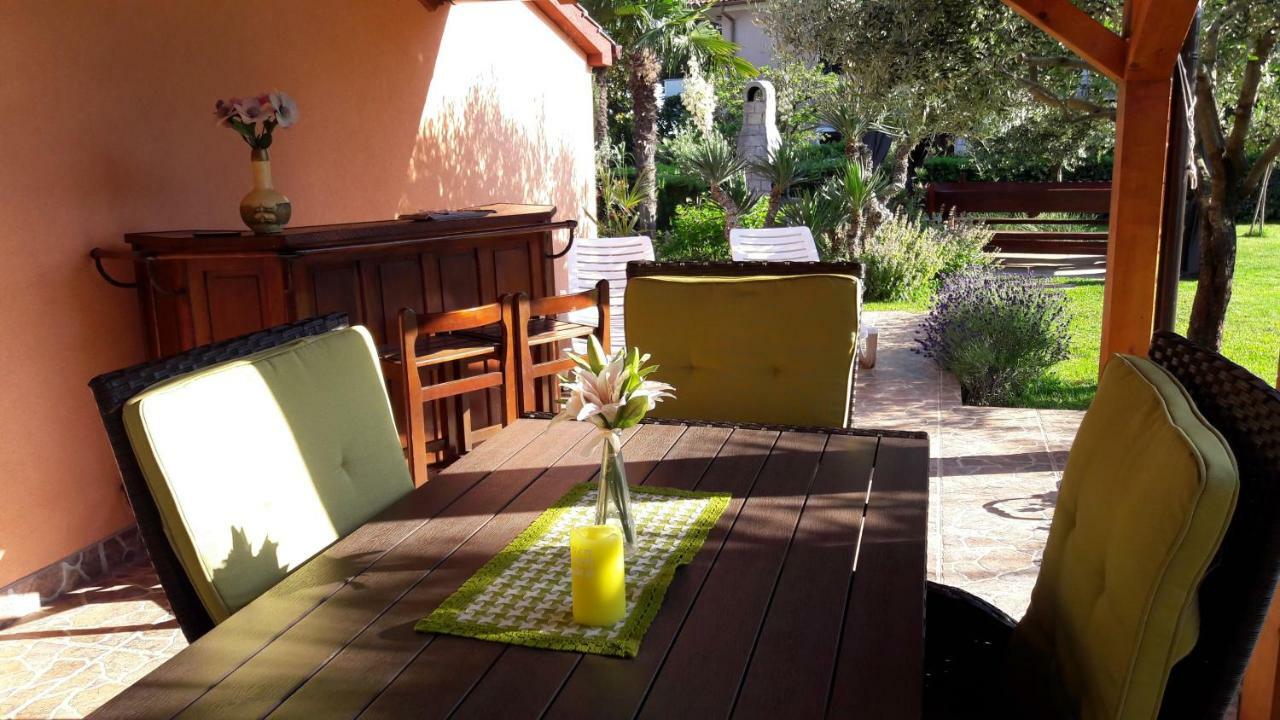 Relax Green House Rovinj Bagian luar foto