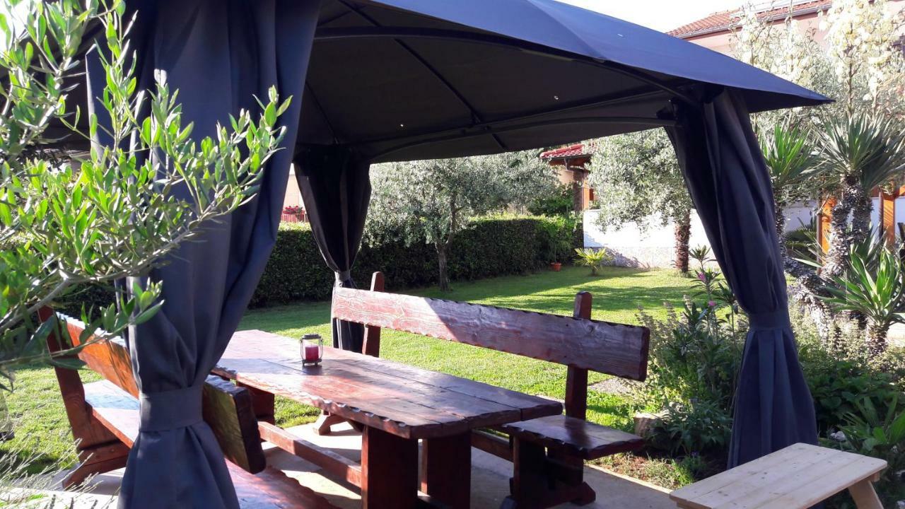 Relax Green House Rovinj Bagian luar foto