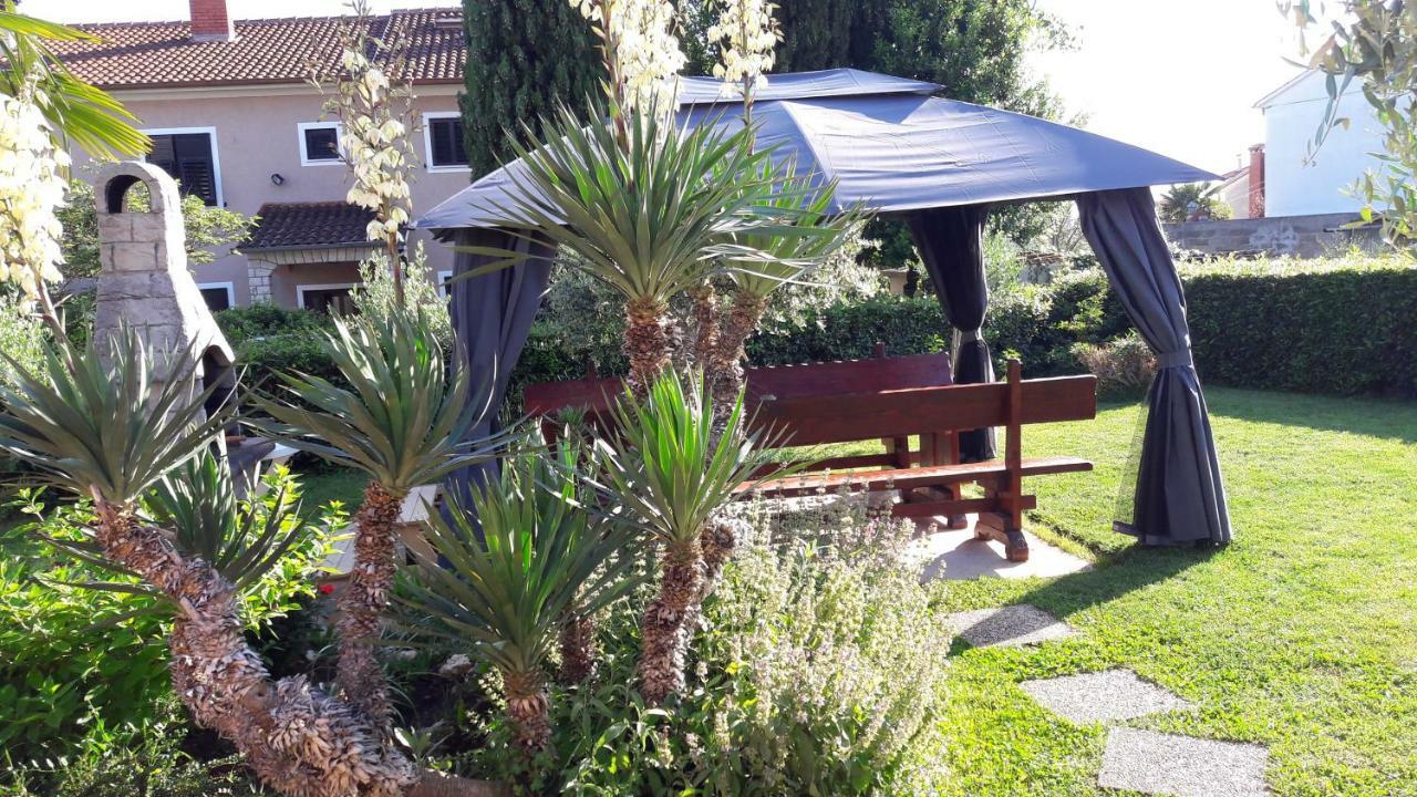Relax Green House Rovinj Bagian luar foto