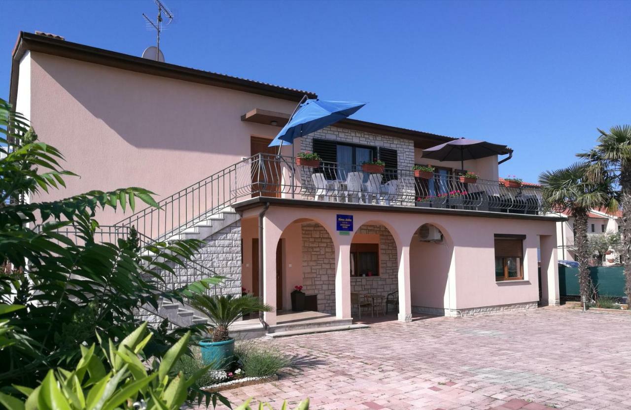 Relax Green House Rovinj Bagian luar foto